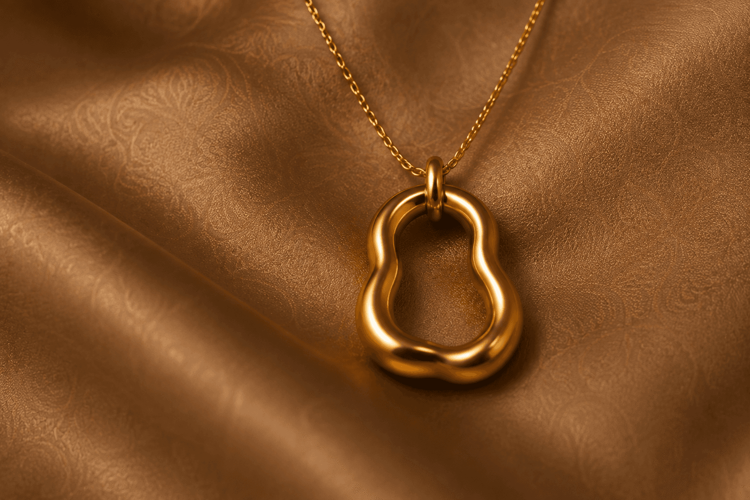 Modern gold necklace